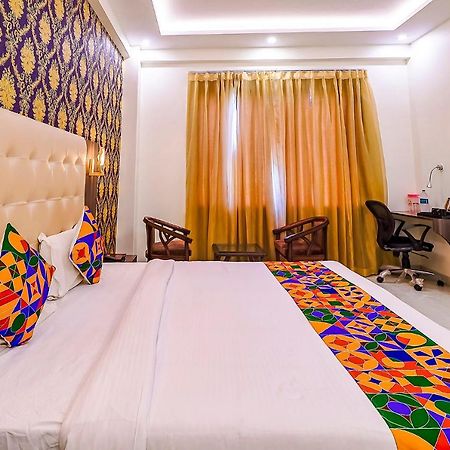 Fabhotel Swess Grand Агра Екстериор снимка