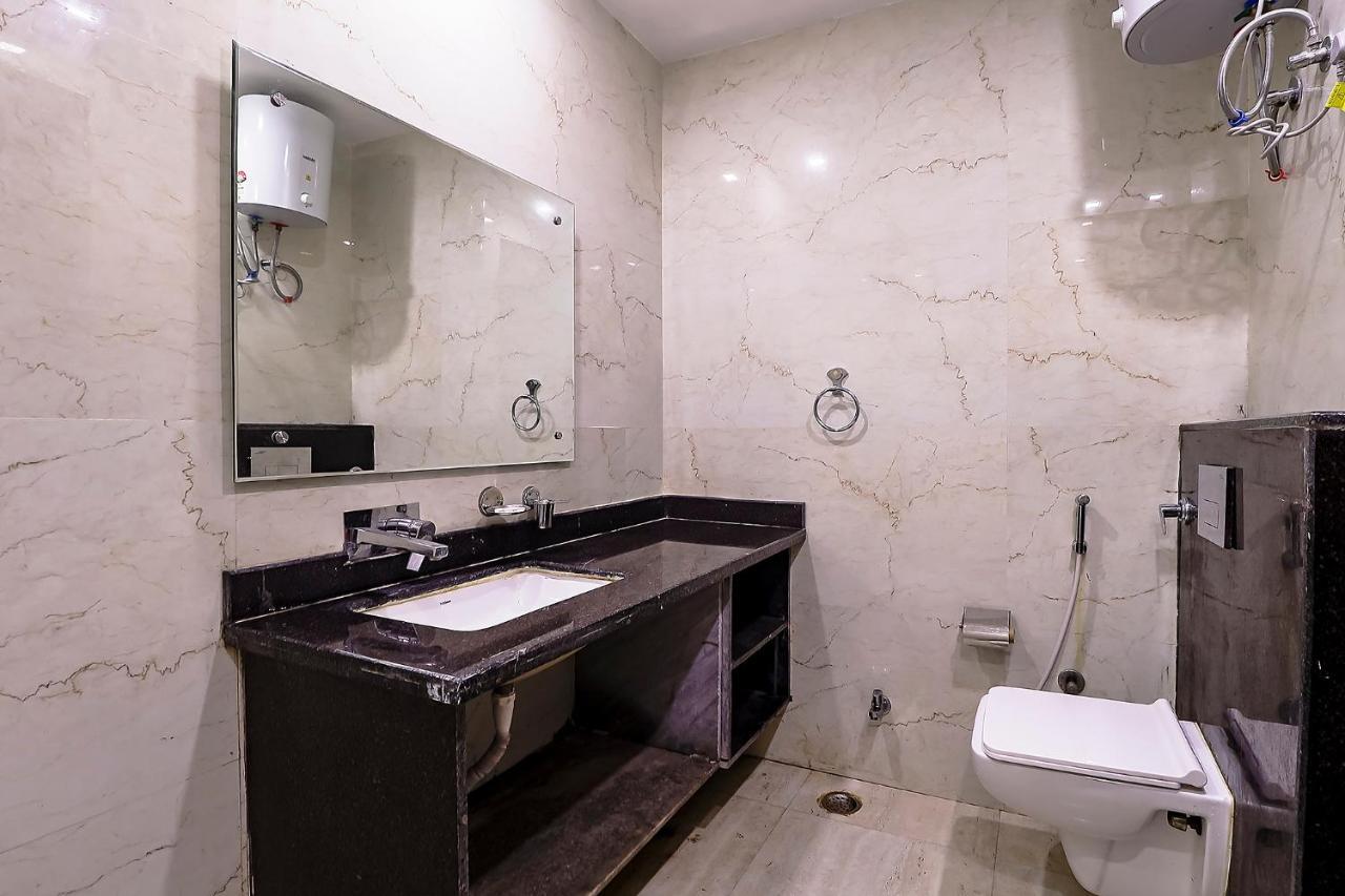 Fabhotel Swess Grand Агра Екстериор снимка