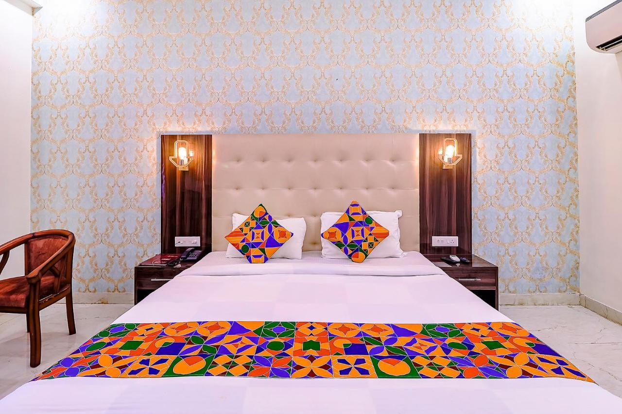 Fabhotel Swess Grand Агра Екстериор снимка